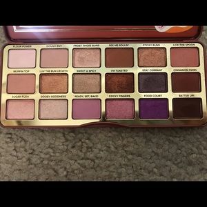Too FacedCinnamon Swirl Eyeshadow Pallet